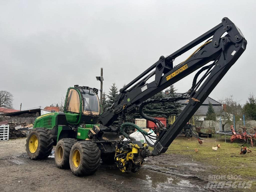 John Deere 1170 E Harvesterit
