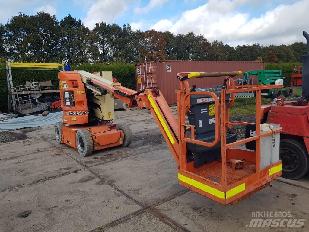 JLG E300 AJP Kuukulkijat