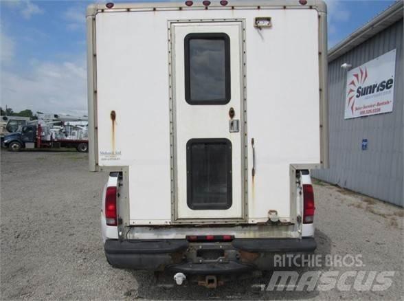 Ford F350 Tienhoitoautot