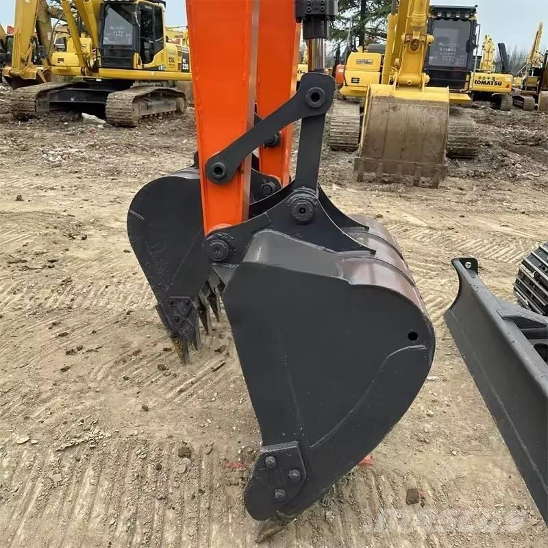 Doosan DX 80 Midikaivukoneet 7t - 12t