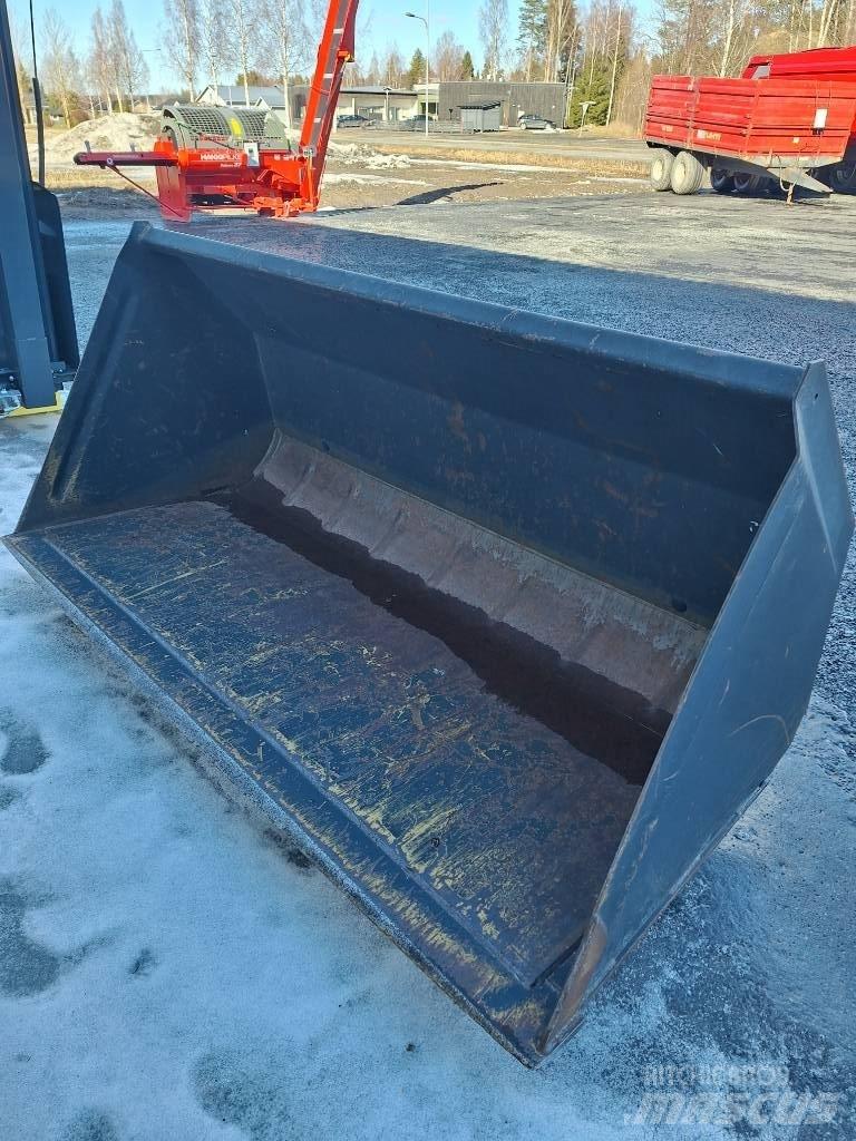 Ålö 210 M Etukuormaimen varusteet