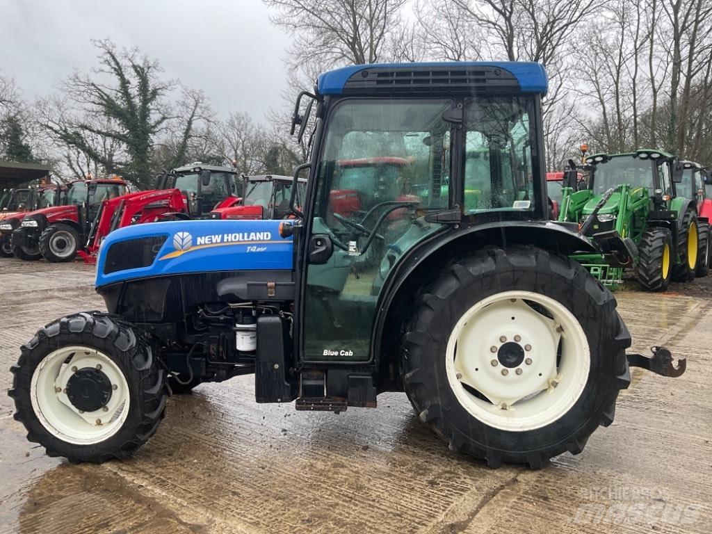 New Holland T 4.85 Traktorit