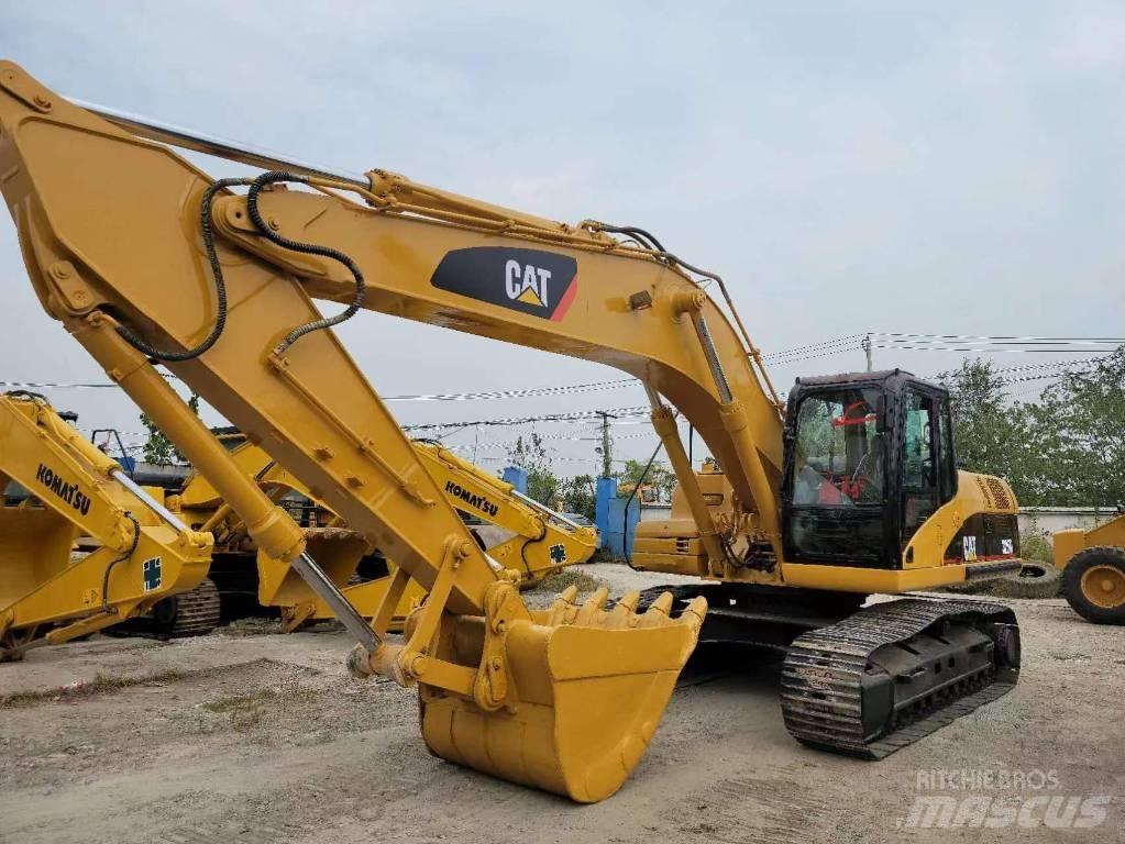 CAT 325 D Telakaivukoneet