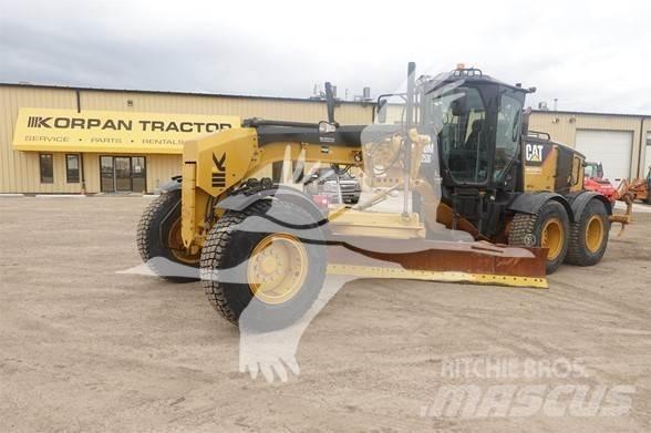 CAT 140M Tiehöylät