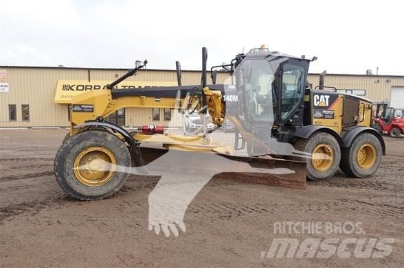 CAT 140M Tiehöylät