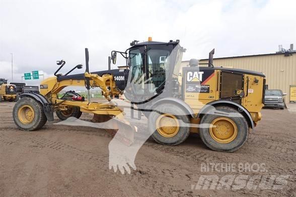 CAT 140M Tiehöylät