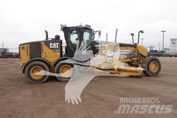 CAT 140M AWD Tiehöylät