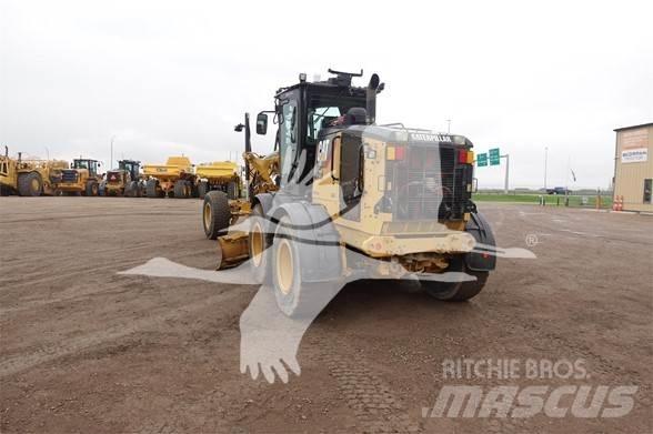 CAT 140M AWD Tiehöylät
