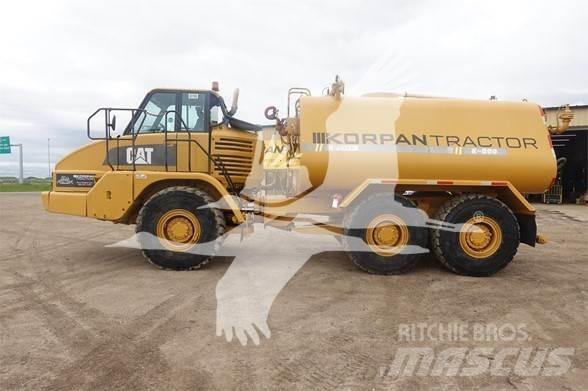 CAT 730 Vesisäiliöautot
