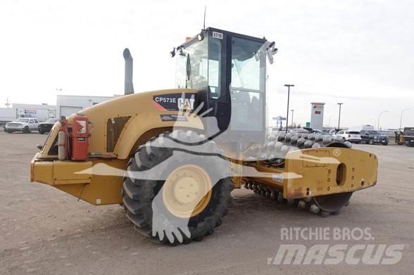 CAT CP-573E Yksivalssijyrät