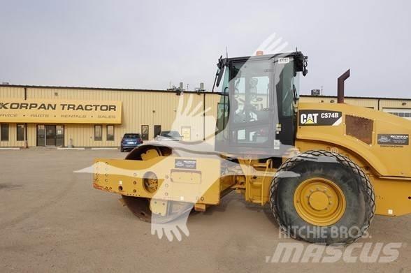 CAT CS74B Yksivalssijyrät