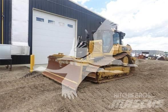 CAT D6 LGP Telaketjupuskutraktorit