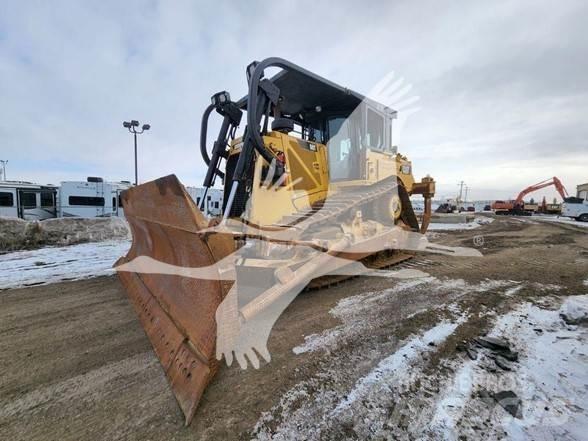 CAT D8T Telaketjupuskutraktorit