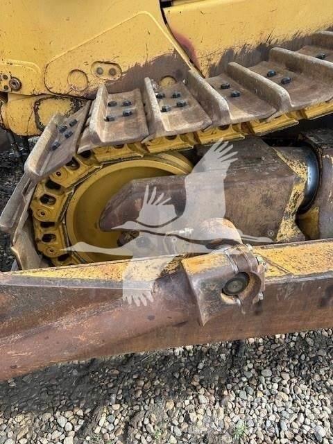 CAT D8T Telaketjupuskutraktorit
