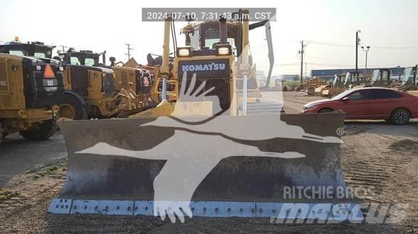 Komatsu D65PX Telaketjupuskutraktorit