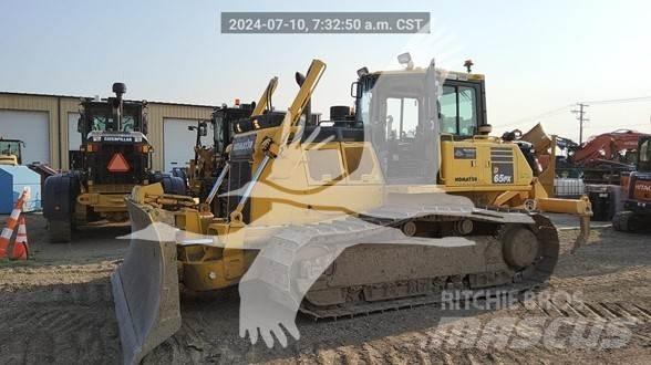 Komatsu D65PX Telaketjupuskutraktorit