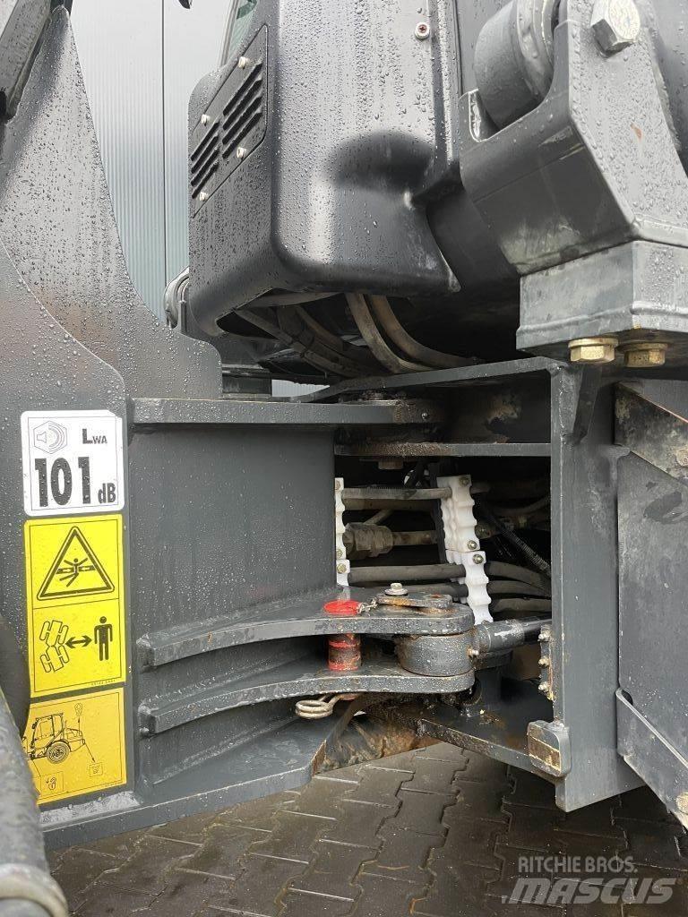 Komatsu WA80-6 Pyöräkuormaajat