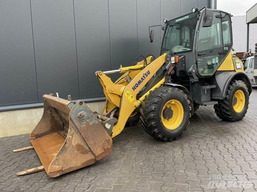 Komatsu WA80-6 Pyöräkuormaajat