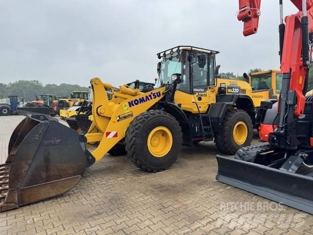 Komatsu WA 320 Pyöräkuormaajat