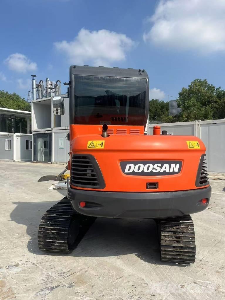 Doosan DX 60-9 C Telakaivukoneet