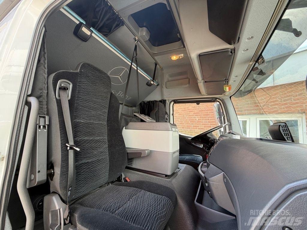 Mercedes-Benz 1530L Pressukapelli kuorma-autot