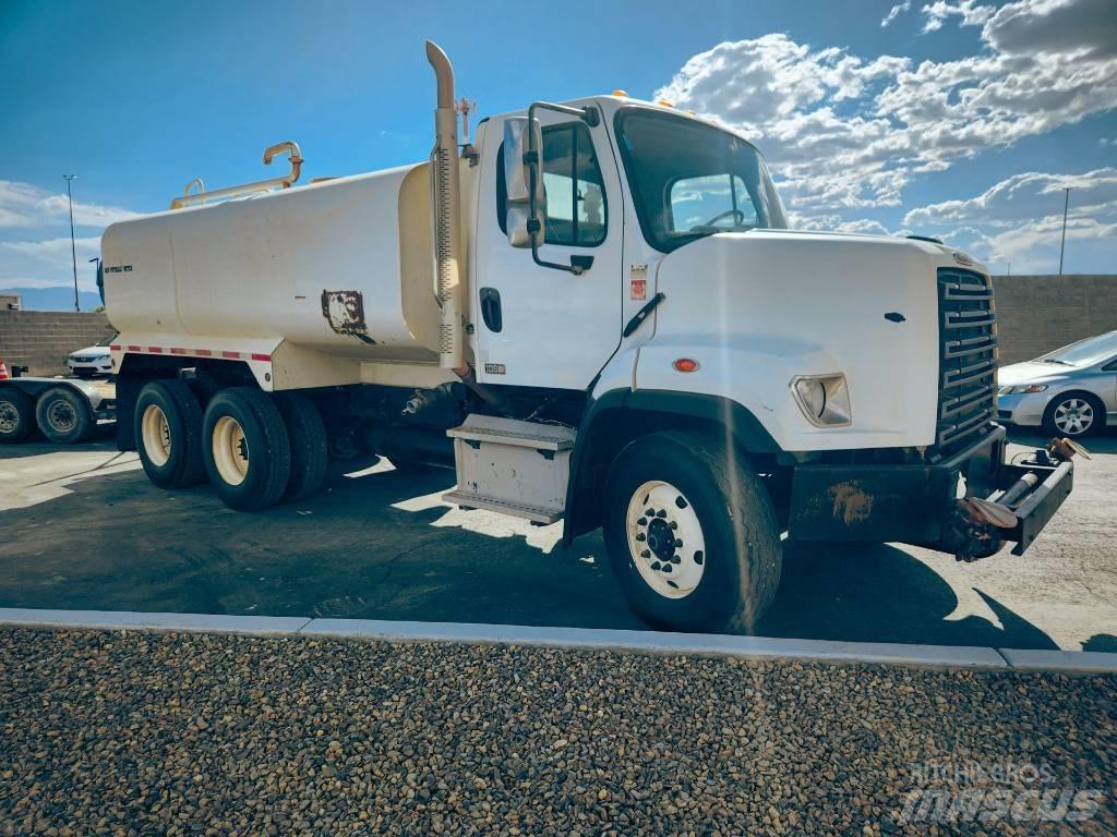 Freightliner 108 SD Vesisäiliöautot
