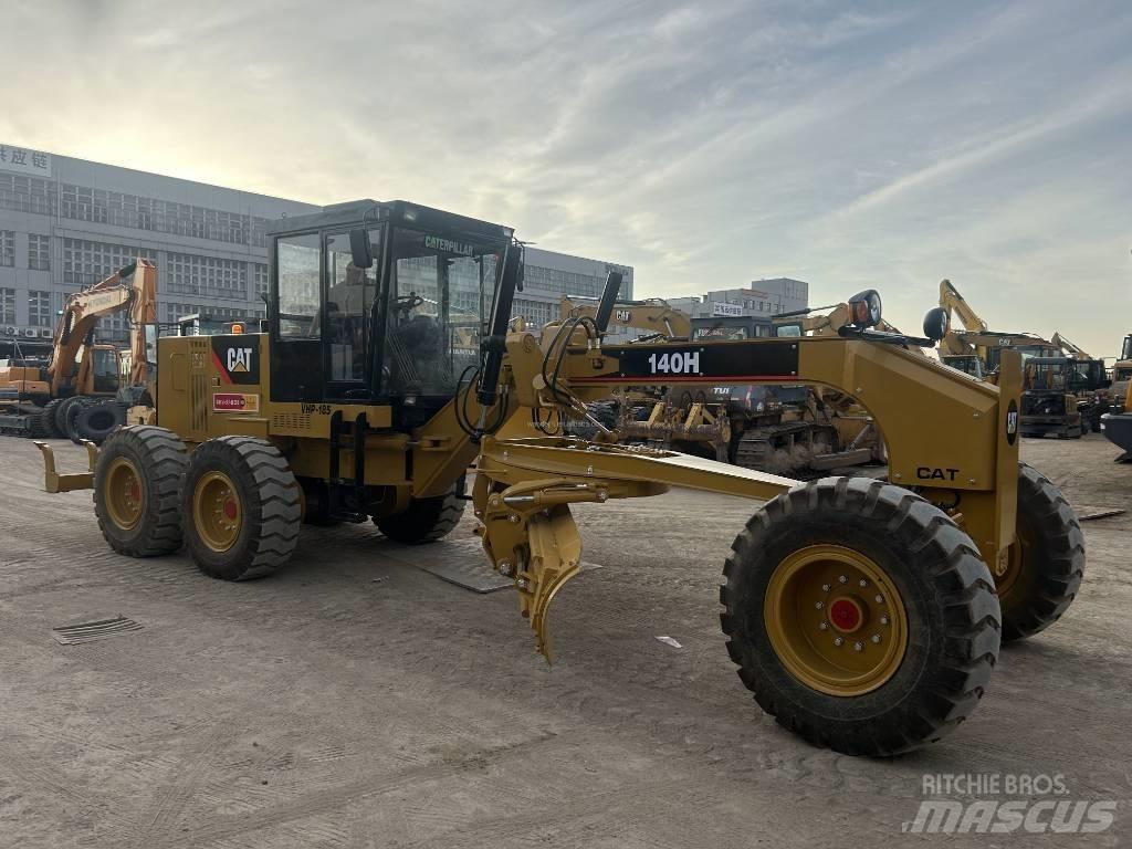 CAT 140H Tiehöylät