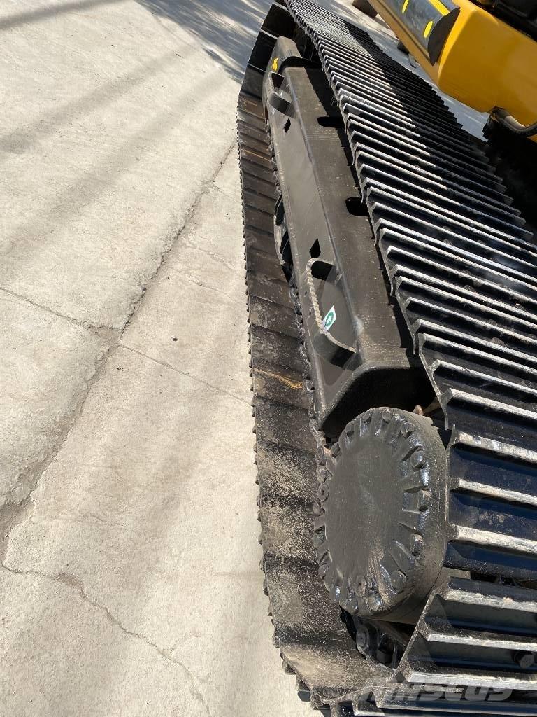 CAT 320 D Telakaivukoneet