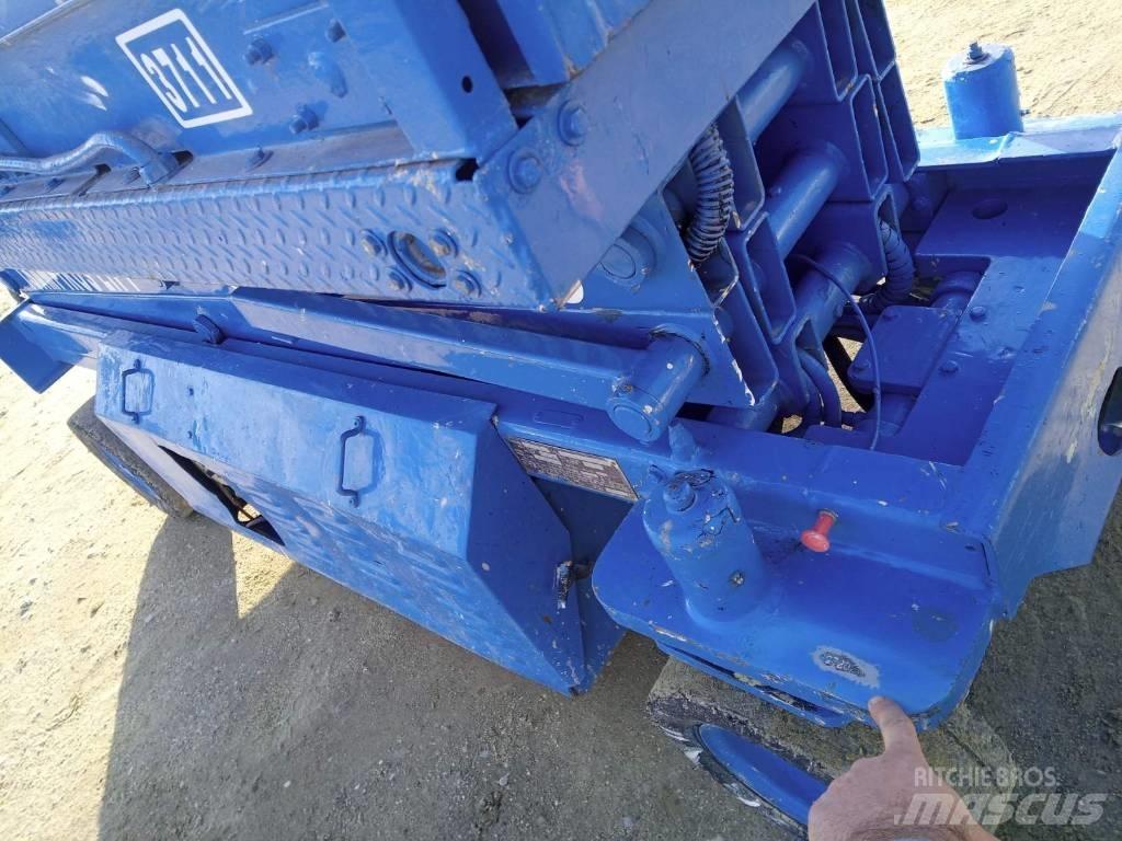 JLG 2033 COMMANDER Saksilavat