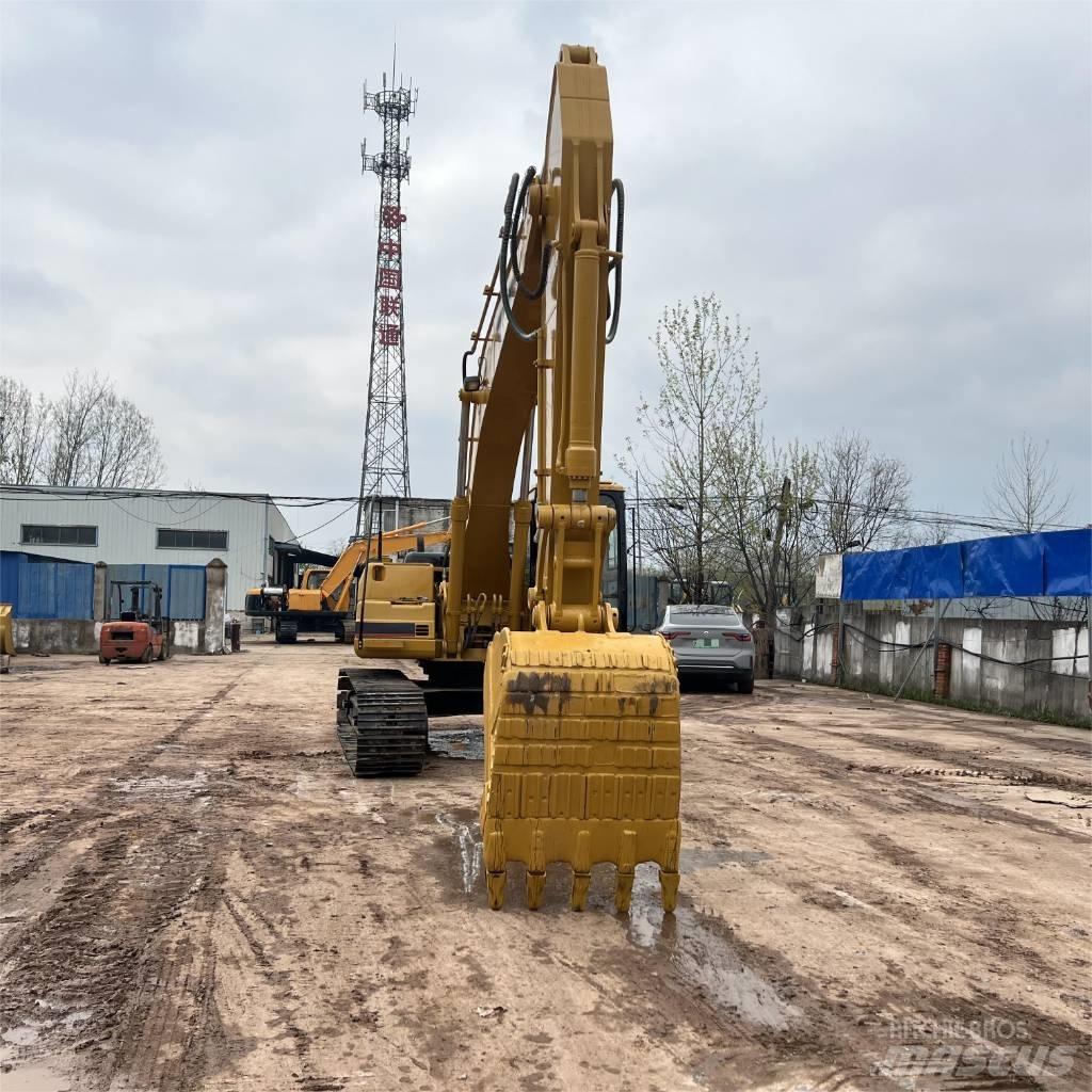CAT 320 B Telakaivukoneet