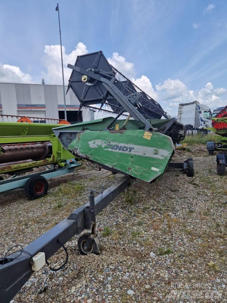 Fendt 8300 Leikkuupuimurit