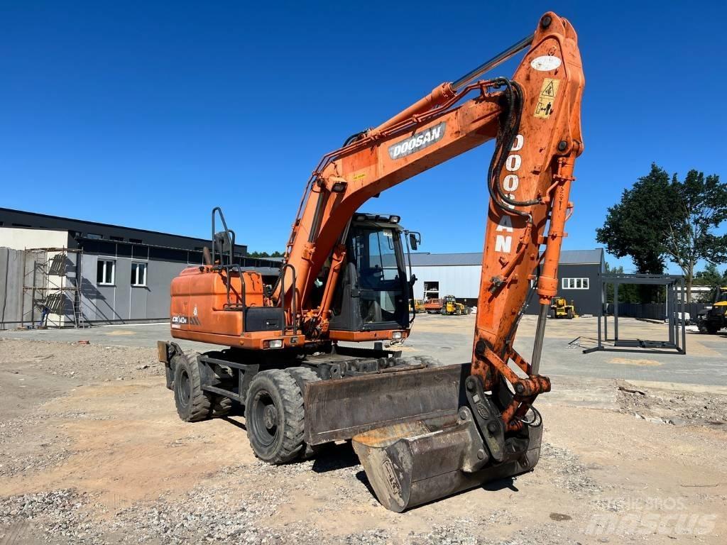 Doosan DX 140 W Pyöräkaivukoneet