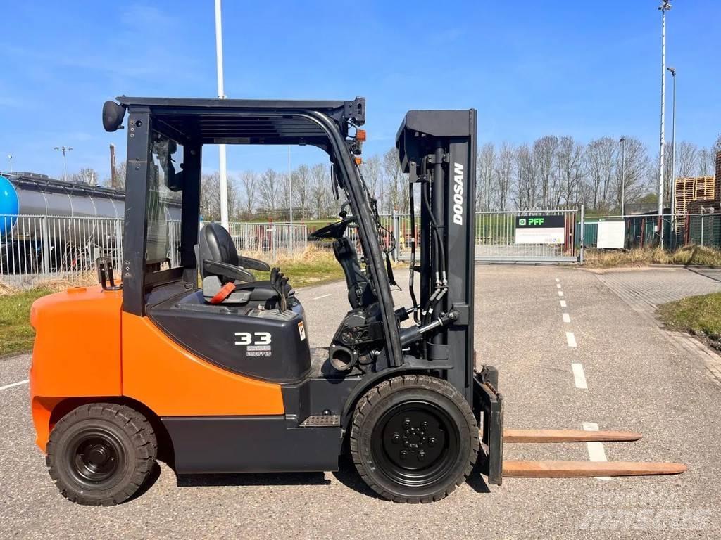 Doosan D33S- 7 Dieseltrukit