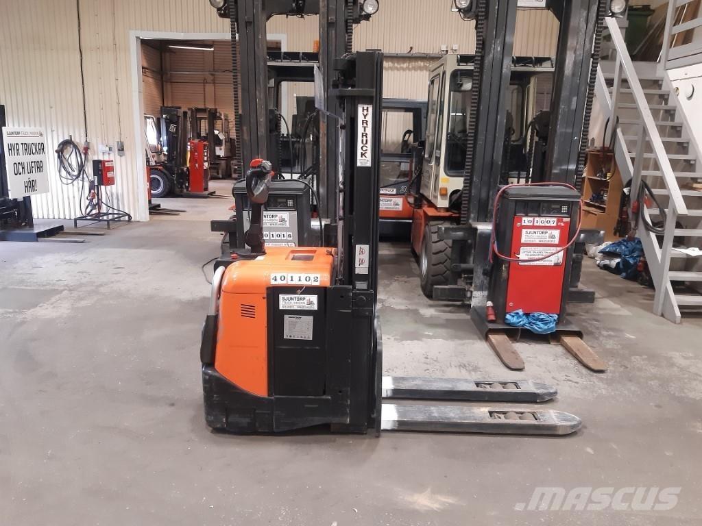 BT SPE125L Ajettavat pinoamisvaunut