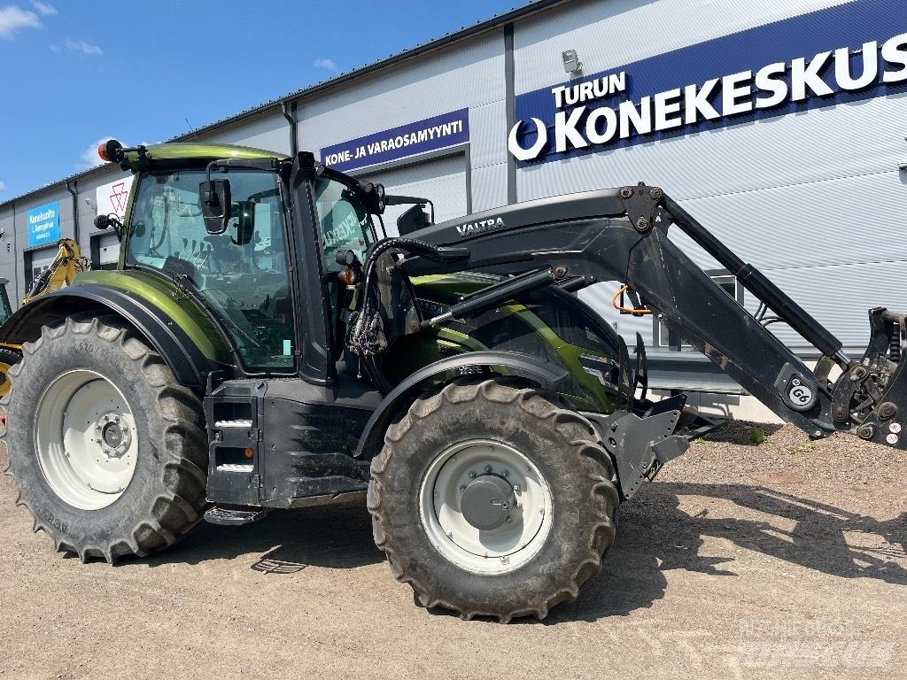 Valtra T 145 Traktorit