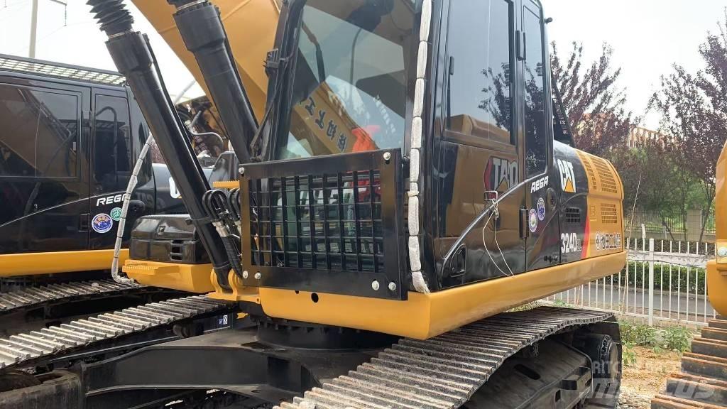 CAT 324 Telakaivukoneet