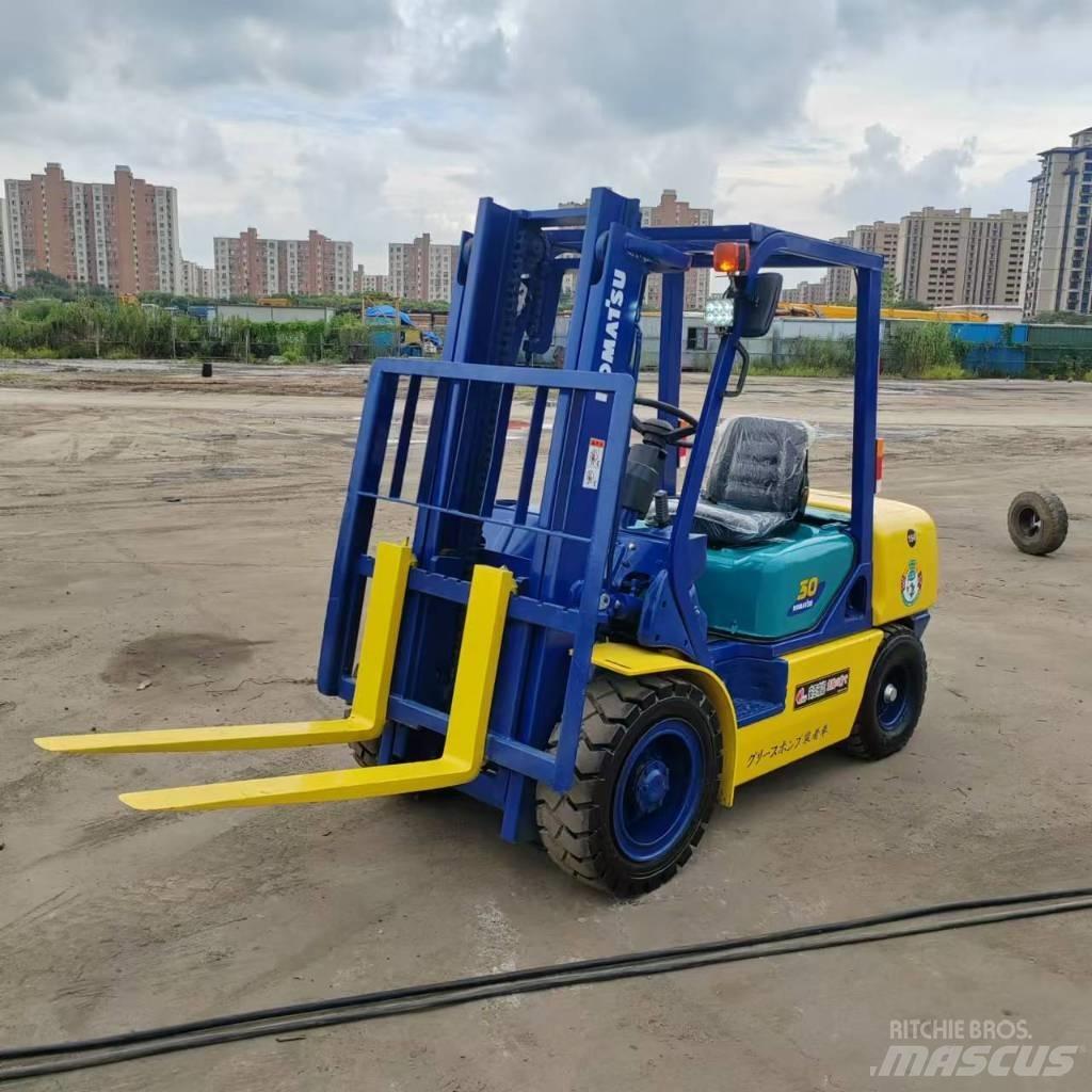 Komatsu FD 30 T-17 Dieseltrukit