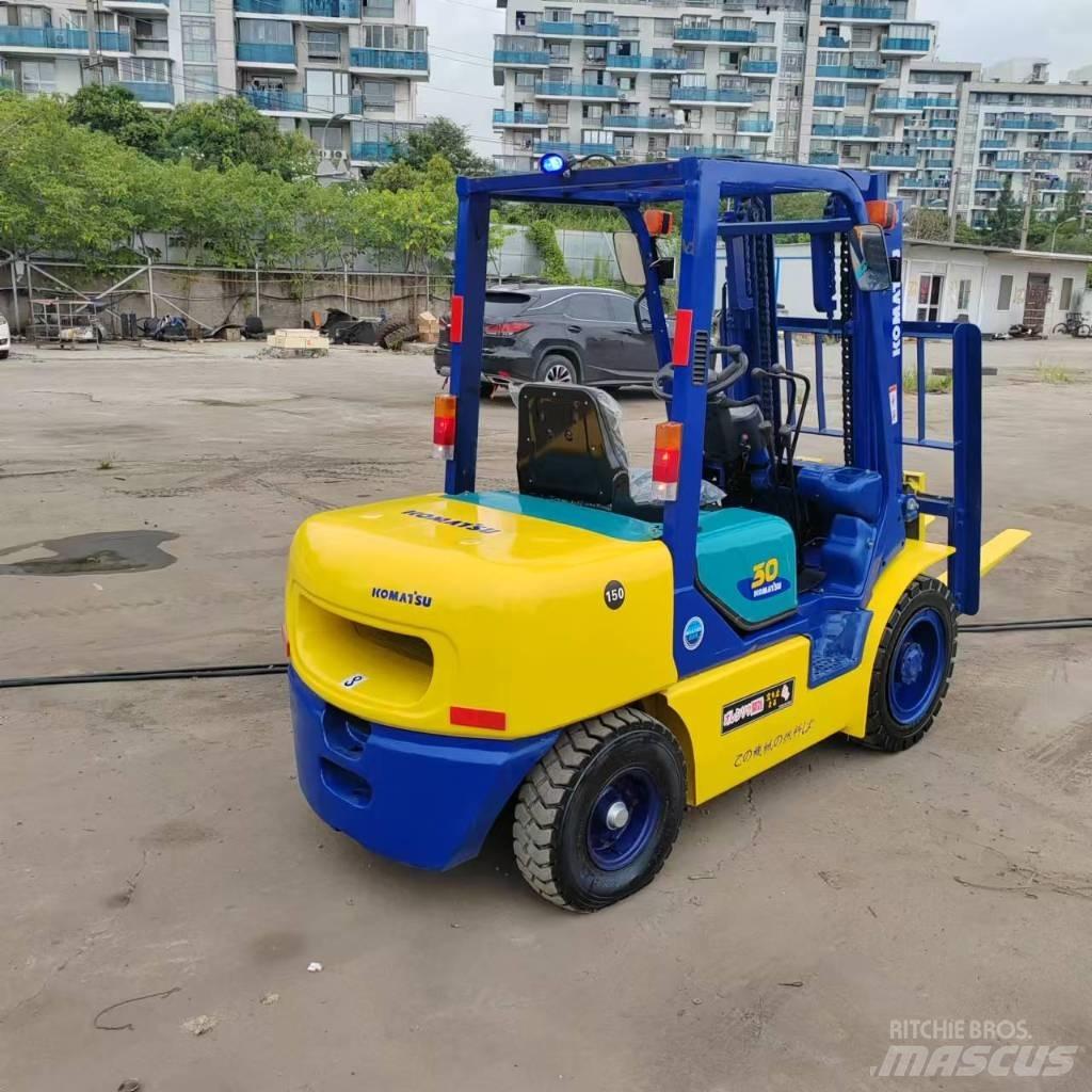 Komatsu FD 30 T-17 Dieseltrukit