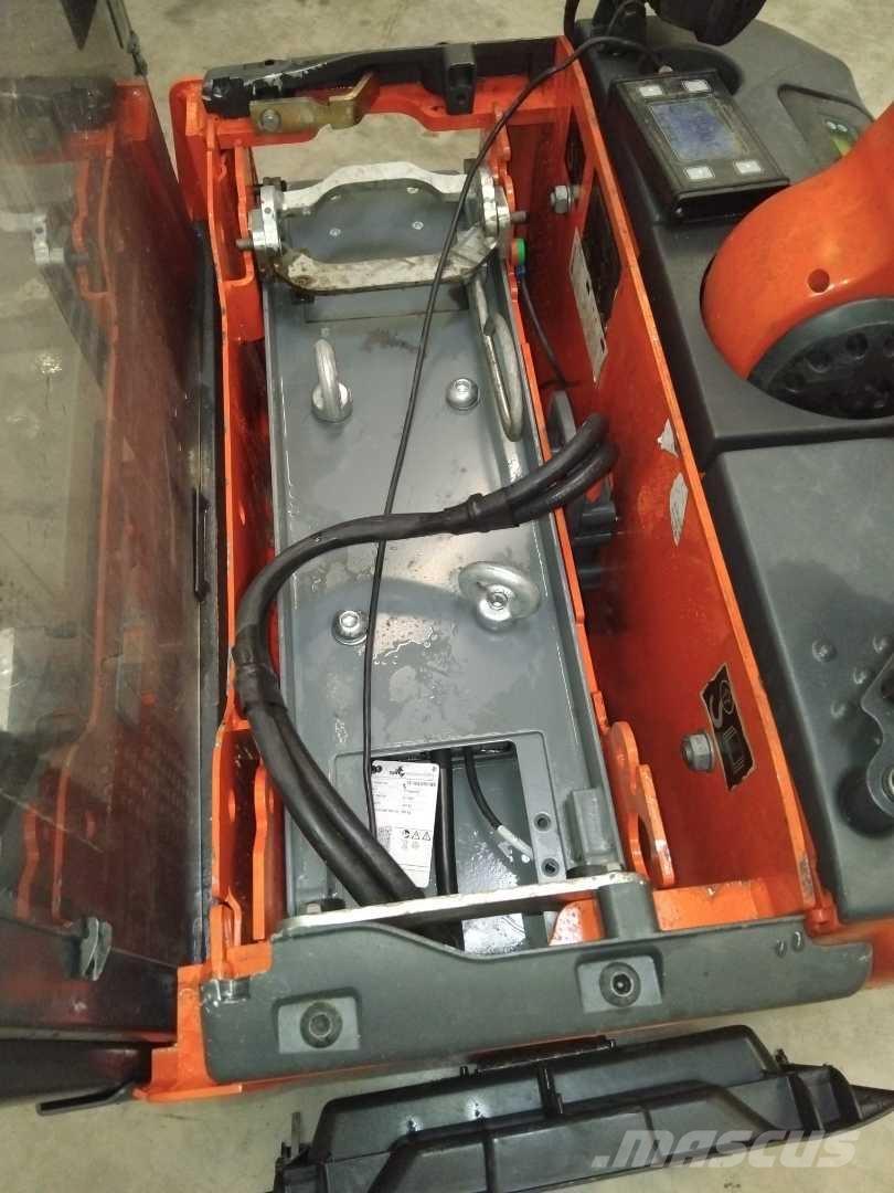 Linde L12AP Ajettavat pinoamisvaunut