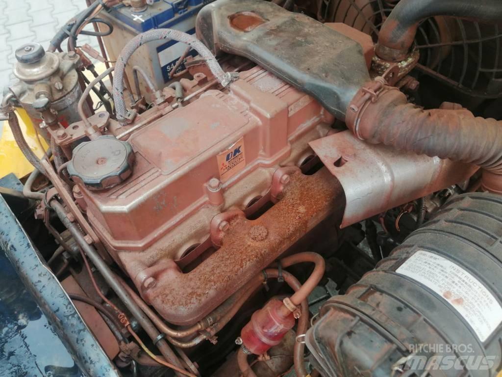 CAT DP 25 K Dieseltrukit