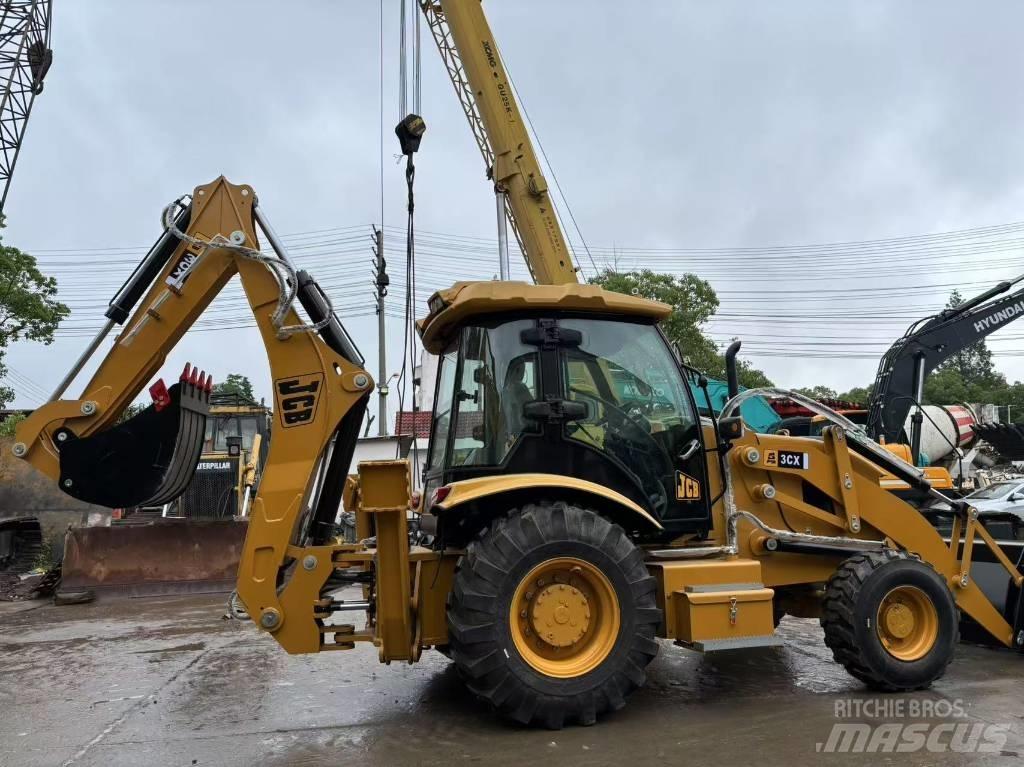 JCB 3 CX Kaivurikuormaajat