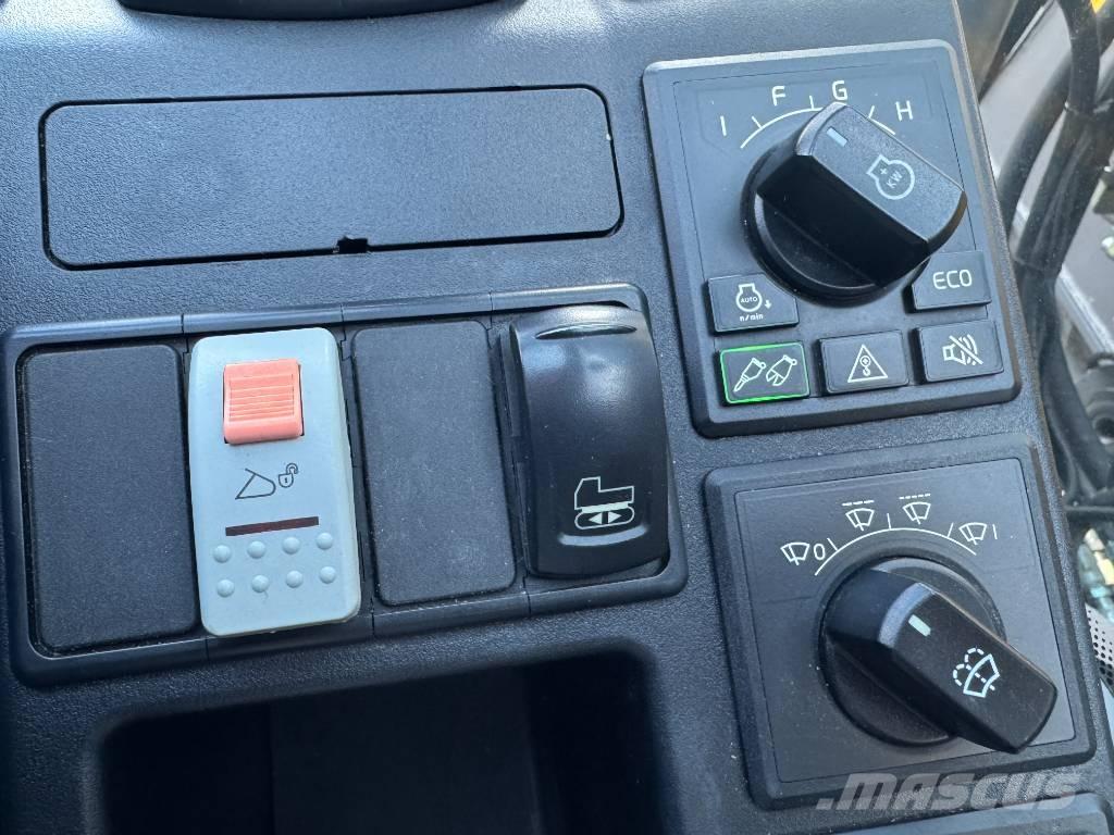 Volvo ECR 235 E Telakaivukoneet