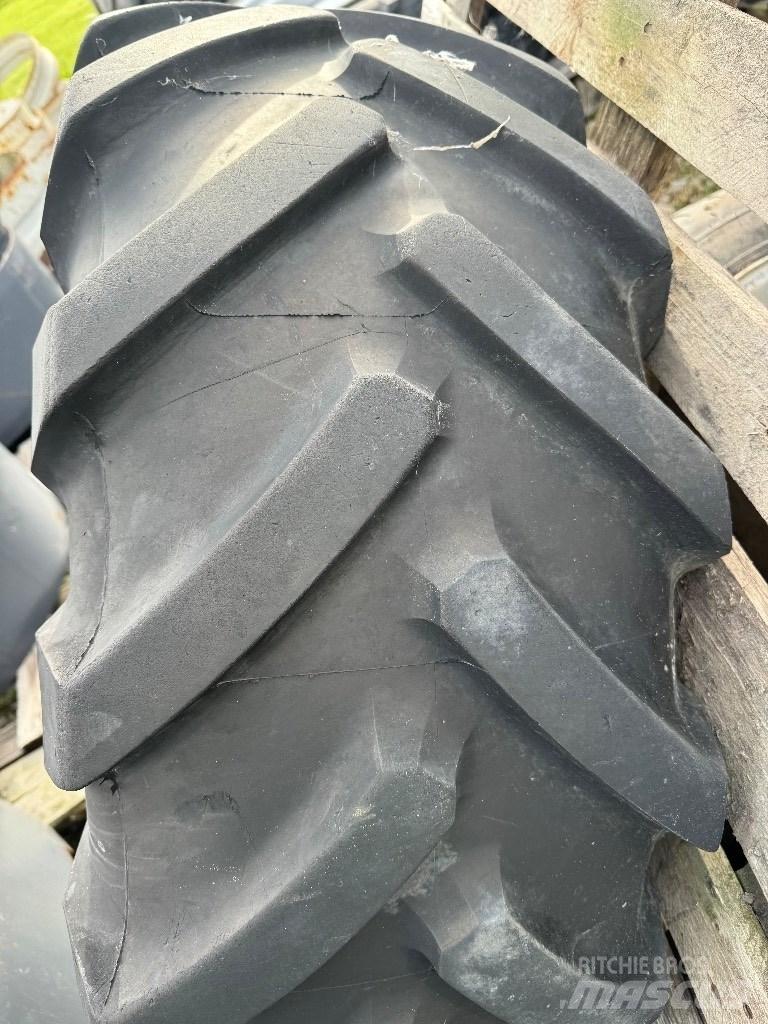 Michelin 14.5R20 Renkaat ja vanteet
