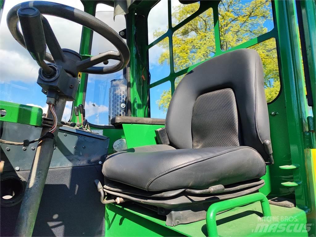 Combilift C4000 Nelitietrukit