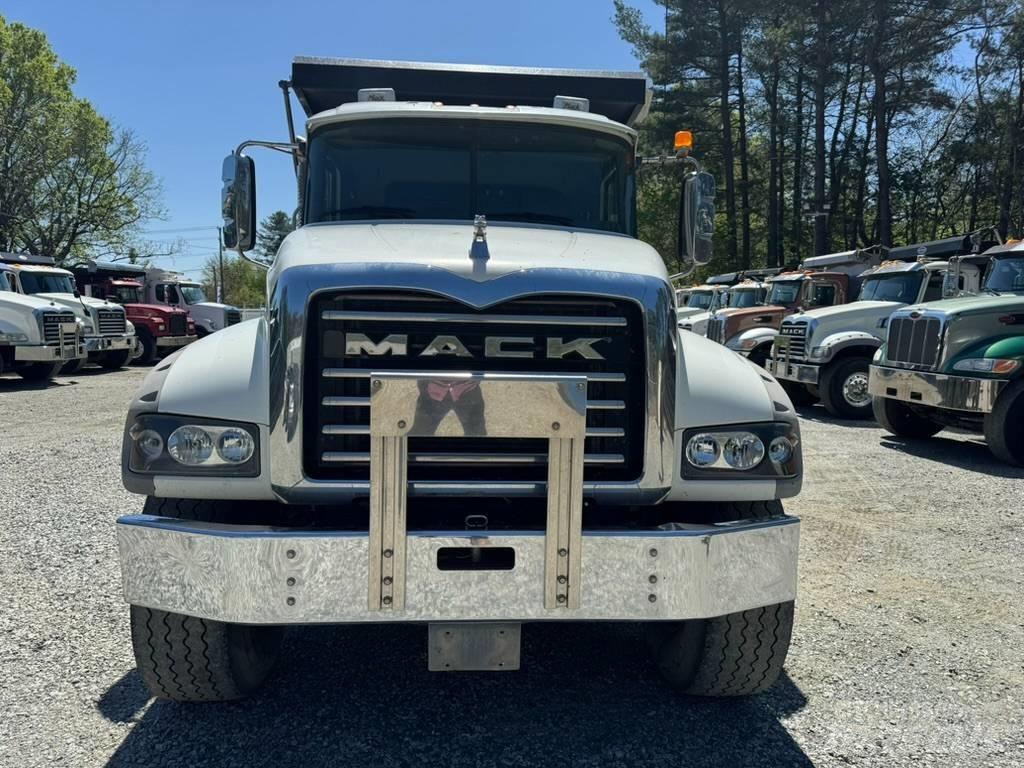 Mack GU713 Sora- ja kippiautot