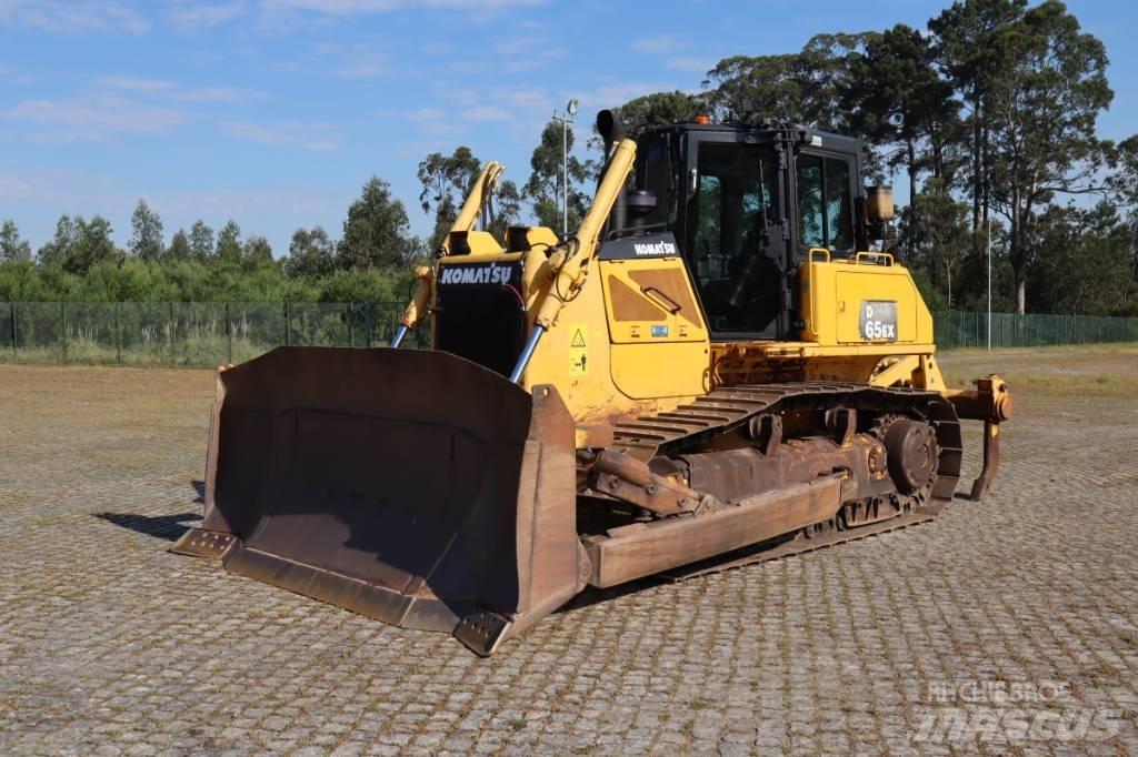 Komatsu D65EX-16 Telaketjupuskutraktorit