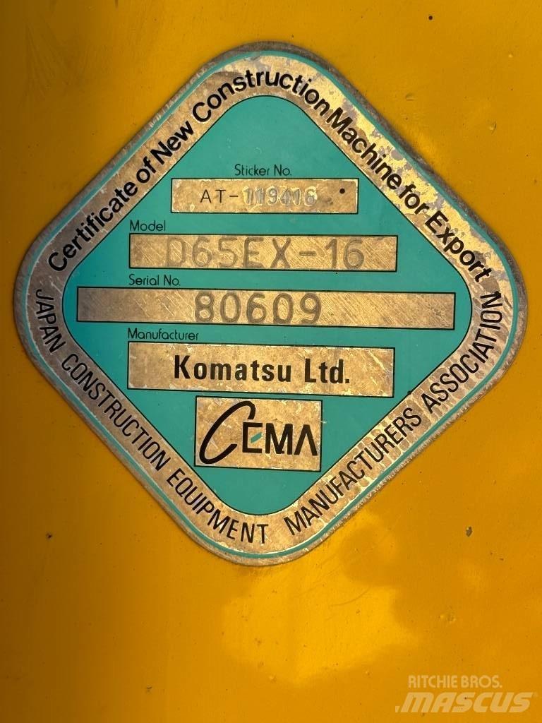Komatsu D65EX-16 Telaketjupuskutraktorit