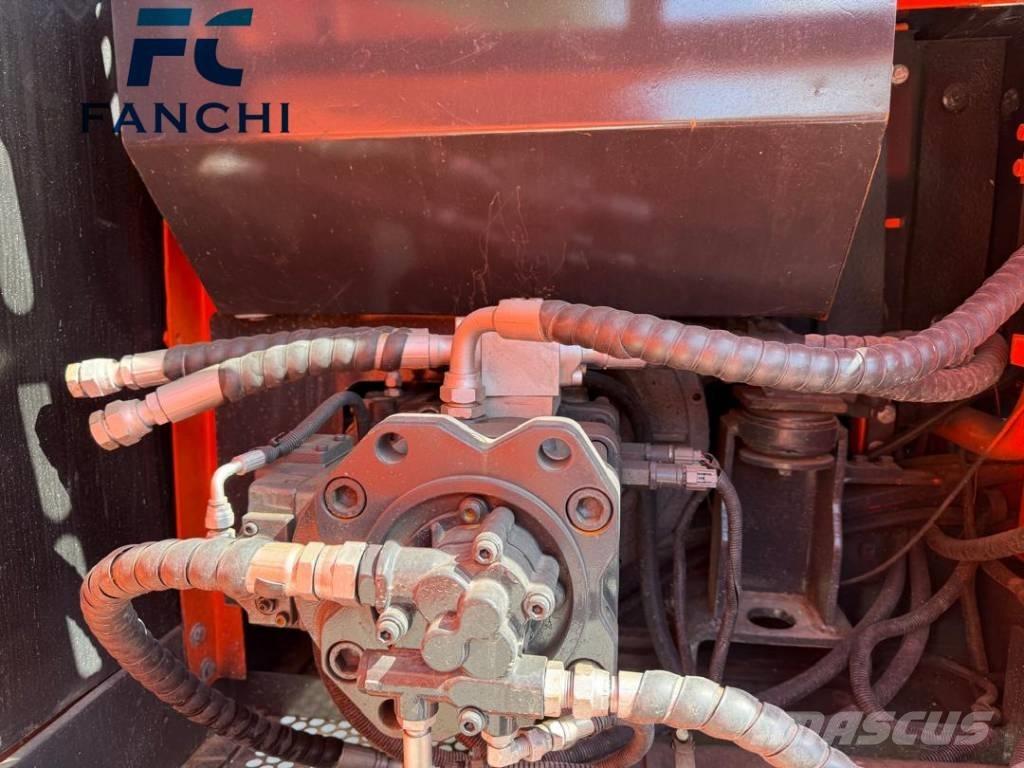 Doosan DX 225 Telakaivukoneet