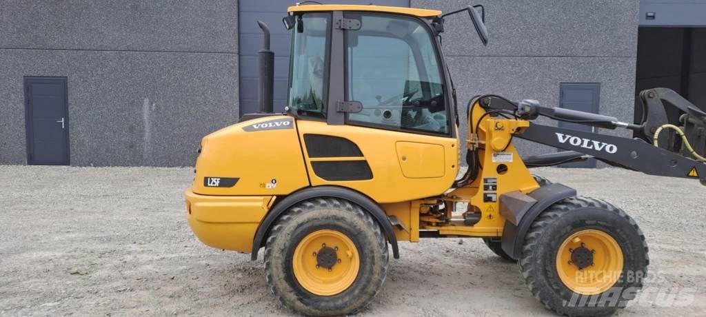 Volvo L 25 F Pyöräkuormaajat