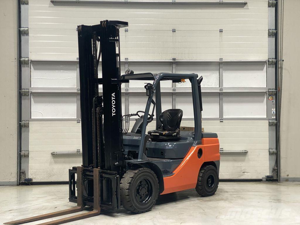 Toyota 52-8FDF30 Dieseltrukit